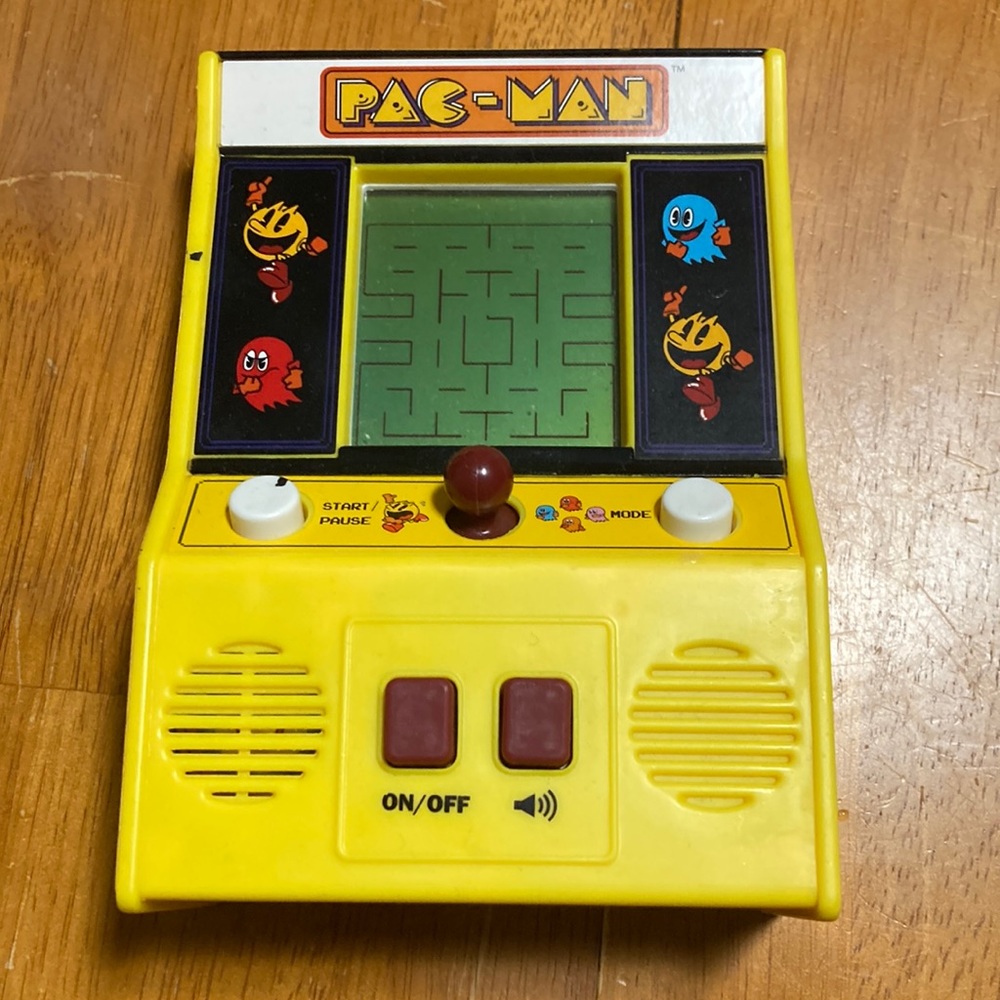 Mini yellow pac man arcade